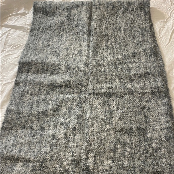 Vintage Soft Mohair Blend Grey and White Scarf with Black Fringe - Picture 6 of 6